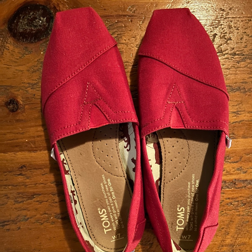 Authentic Toms